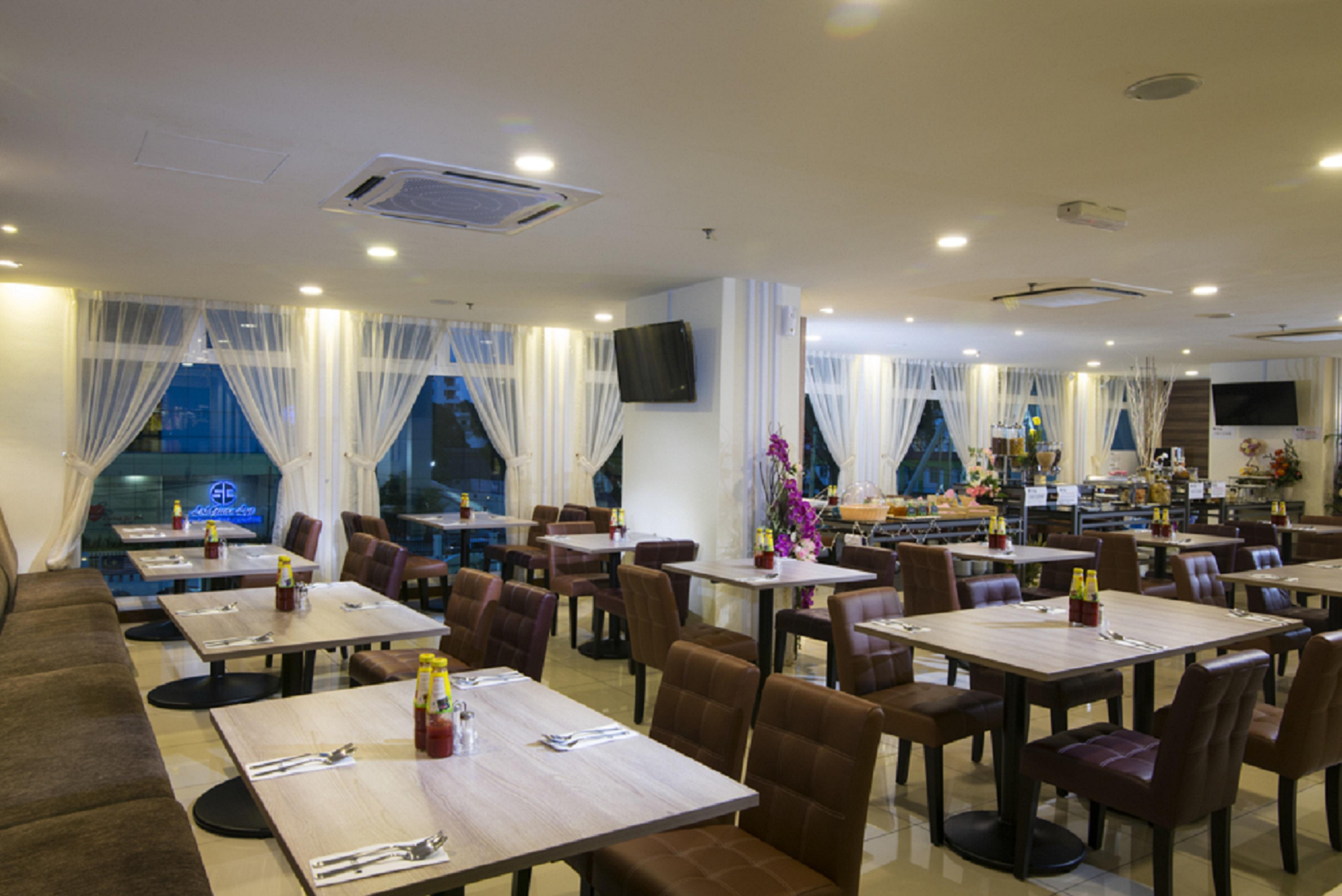 One Pacific Hotel And Serviced Apartments George Town Buitenkant foto