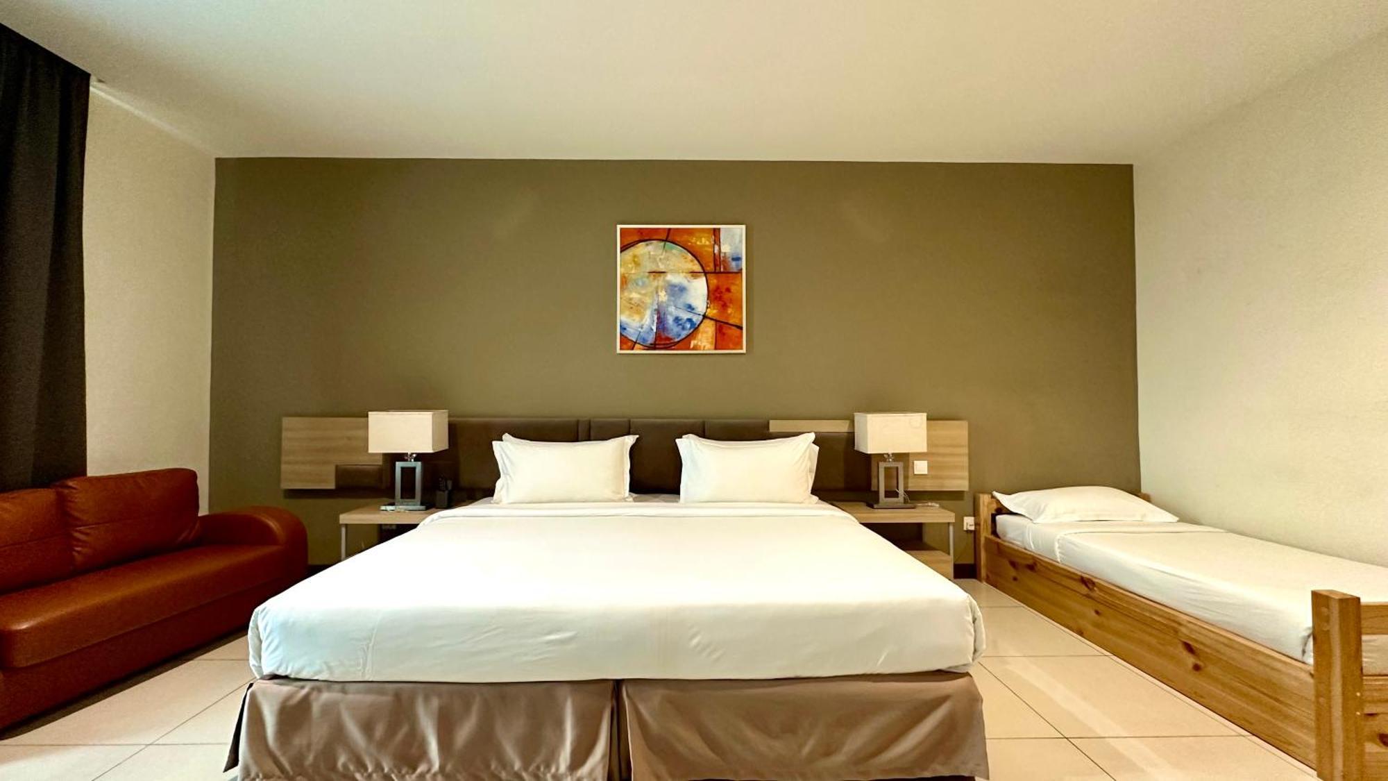 One Pacific Hotel And Serviced Apartments George Town Buitenkant foto